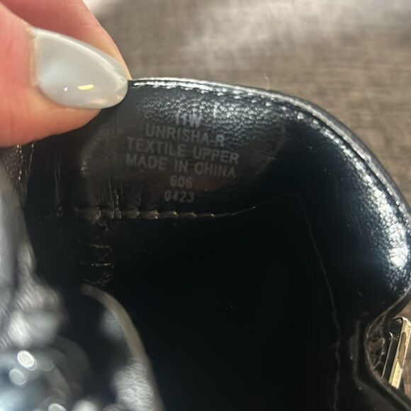 Size 11 women’s bootie - Picture 3 of 3